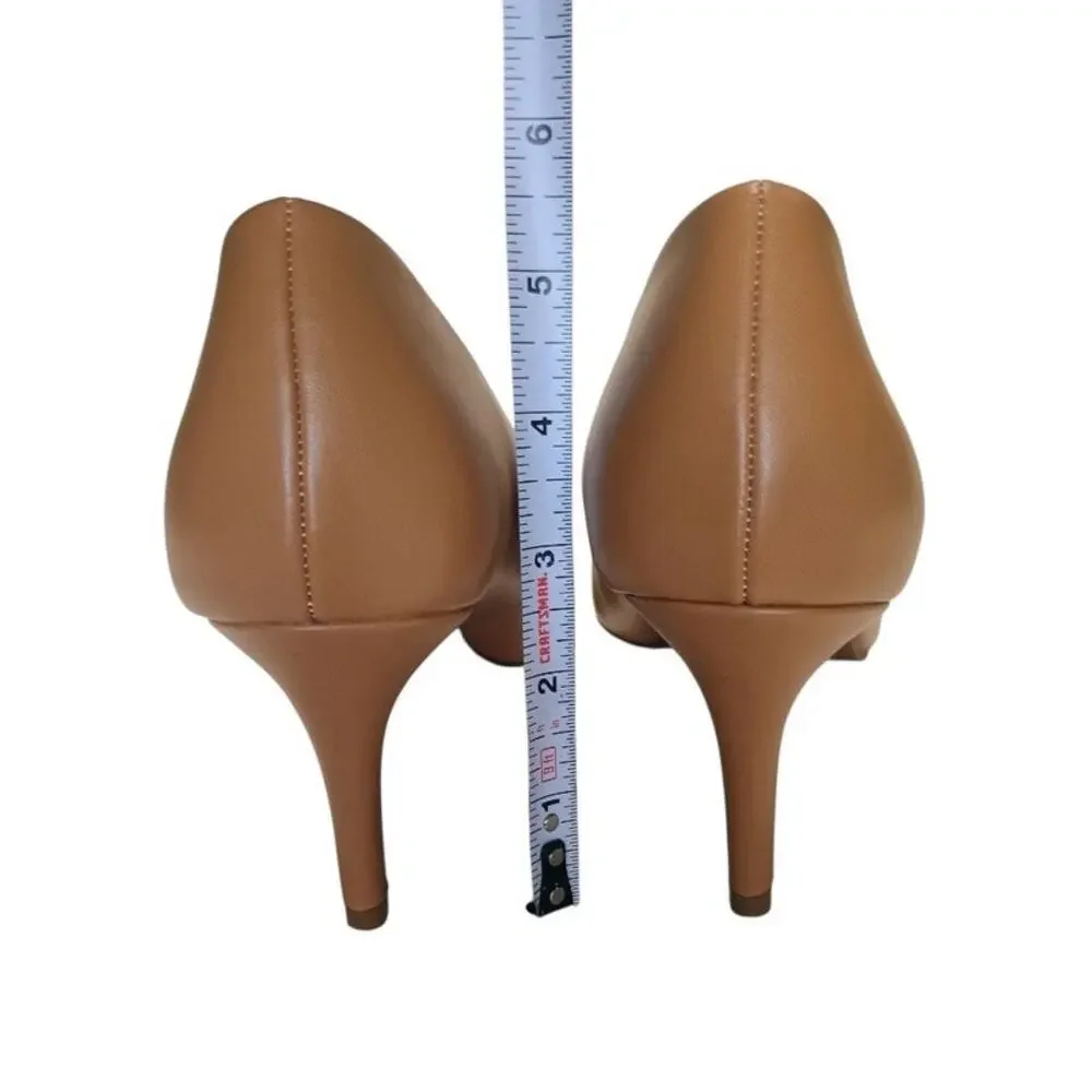 Crown & Ivy, beige tan classic pointed toe pump 2” heel, women’s size 8 - Picture 7 of 12